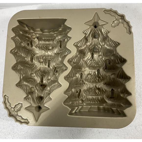 Nordic Ware 3D Holiday Christmas Tree Cake Gold Mold Williams Sonoma Heavy Duty - Picture 4 of 4